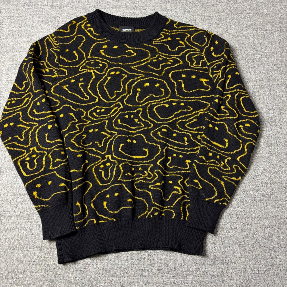WeSC Smiley Face Black Yellow Distorted Trippy Knit Sweater Mens L Crewneck